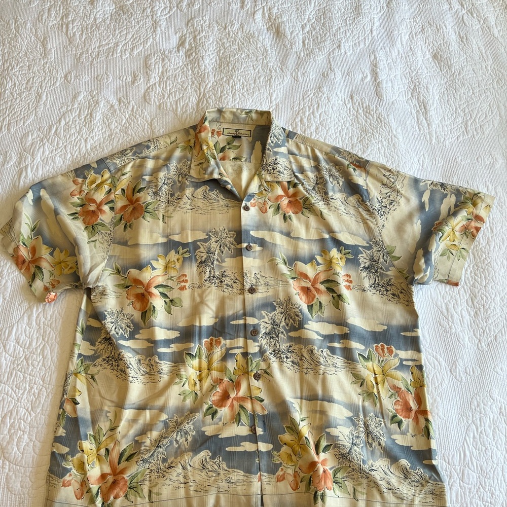 Tommy Bahama camp shirt - Picture 2 of 3